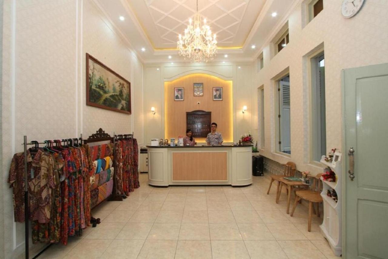 Hotel Besar Пурвокерто Екстер'єр фото