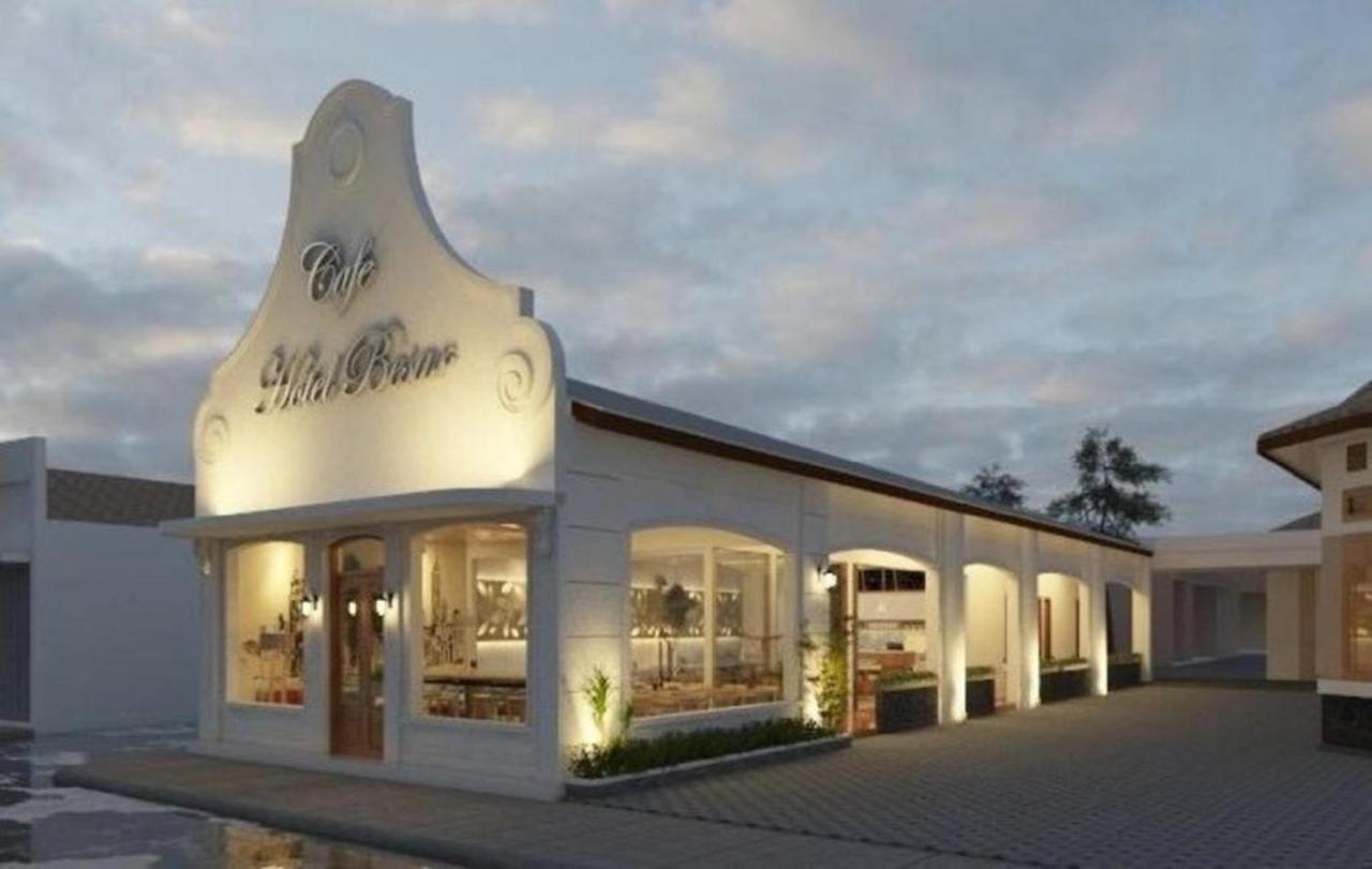 Hotel Besar Пурвокерто Екстер'єр фото
