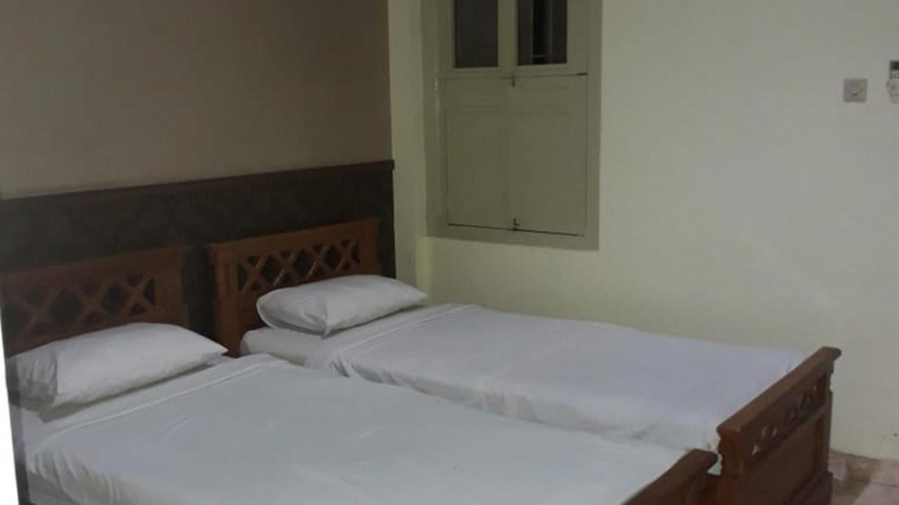 Hotel Besar Пурвокерто Екстер'єр фото
