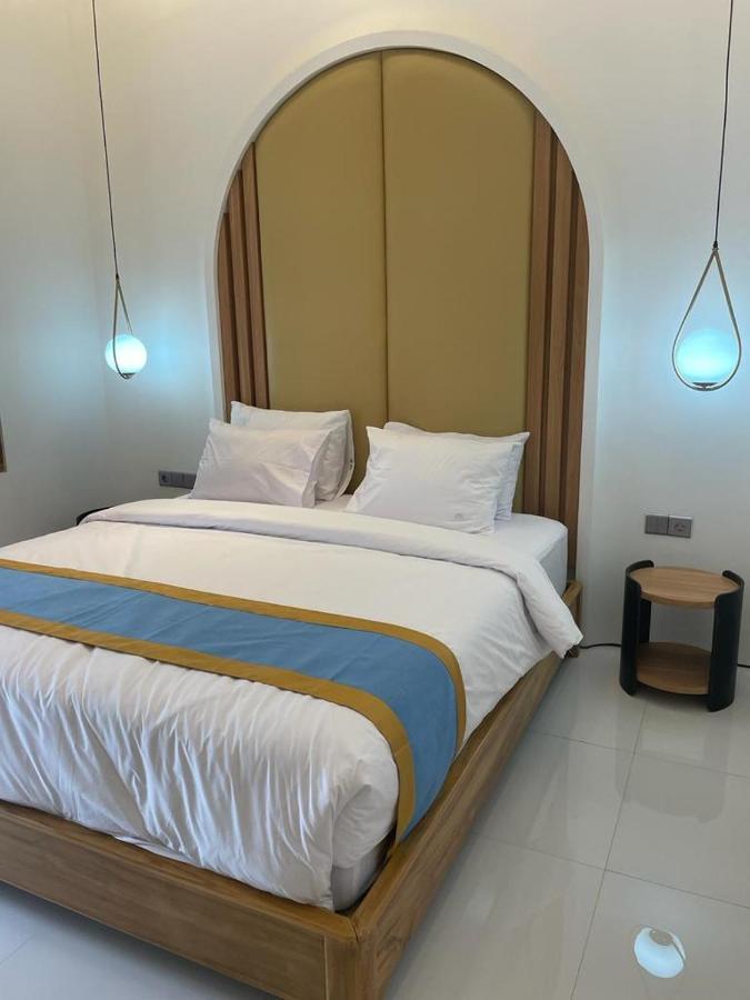 Hotel Besar Пурвокерто Екстер'єр фото