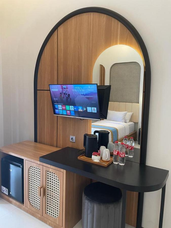 Hotel Besar Пурвокерто Екстер'єр фото